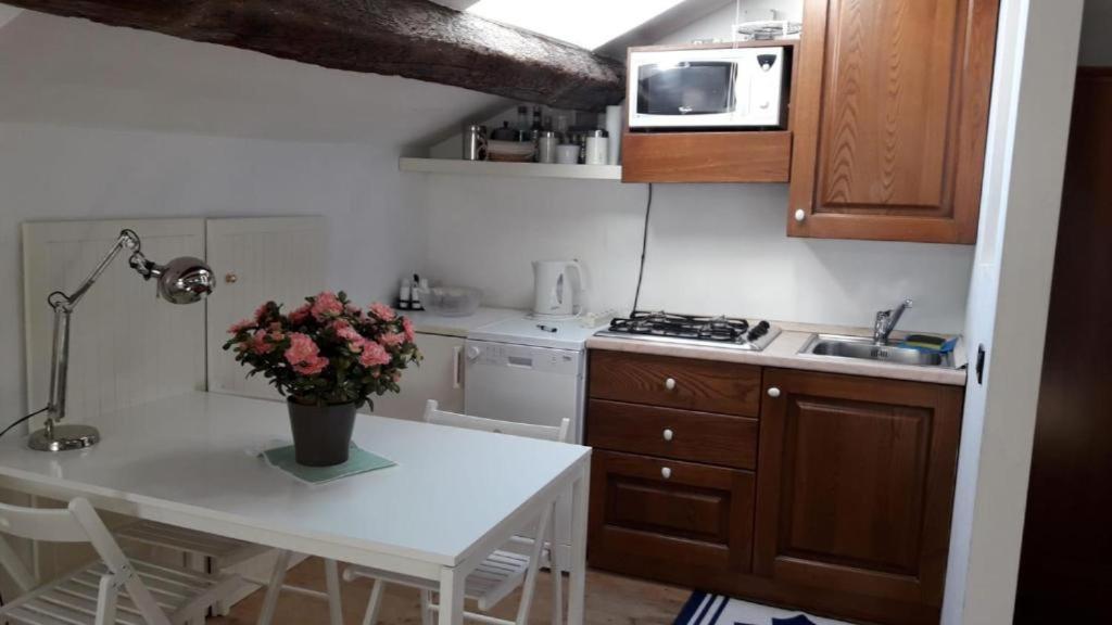 Cozy Attico Dei Furlani Up 4 Persons, Wifi And A/C Appartement Venetië Buitenkant foto